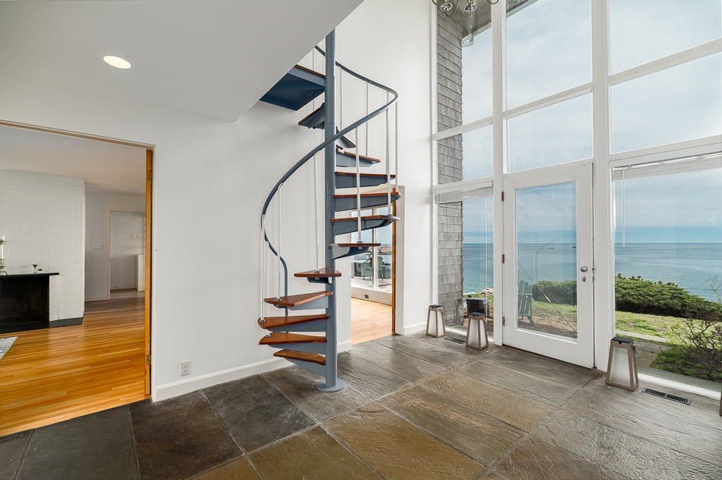 17 Eaglehead Road Manchester, MA 01944 - Photo 5 of 42