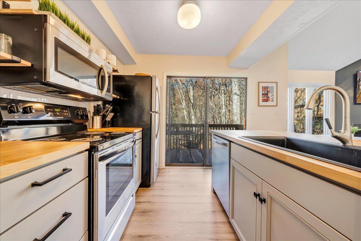 709 Laurelwood Roseland, VA 22967 - Photo 20 of 36 19-MIB07470