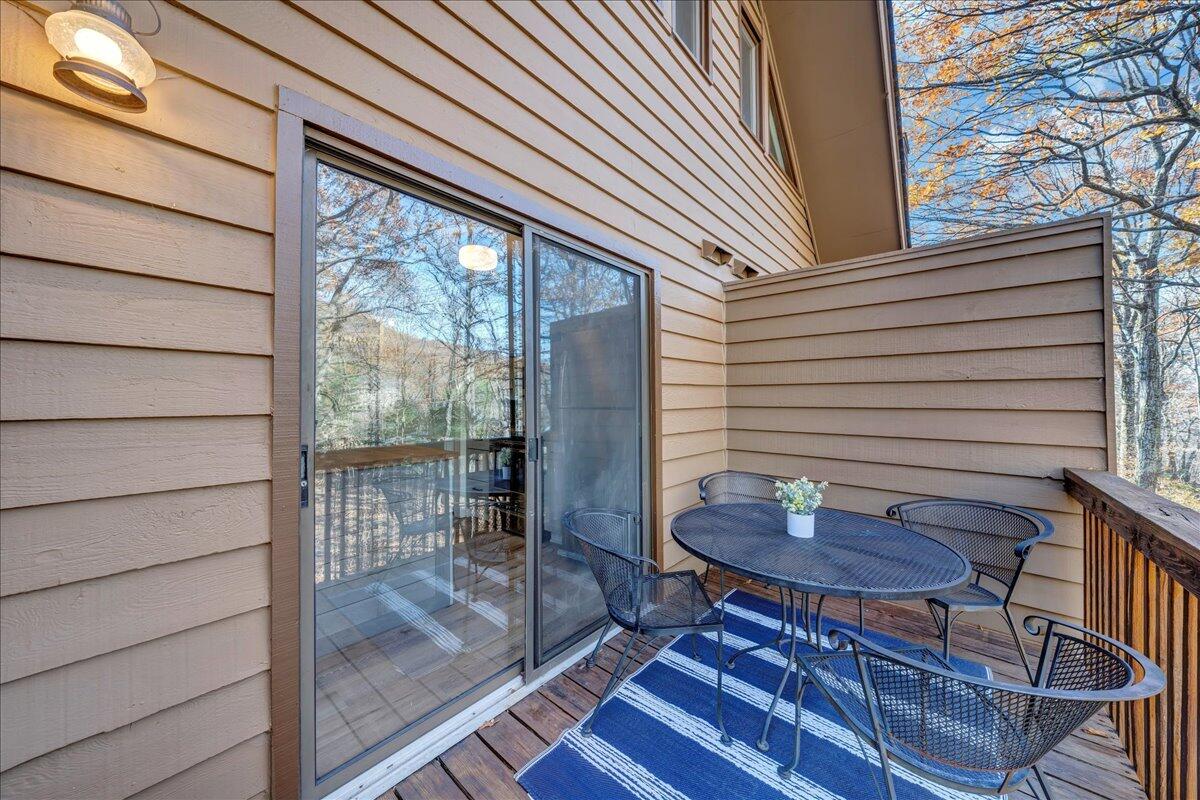 709 Laurelwood Roseland, VA 22967 - Photo 22 of 36 21-MIB07485