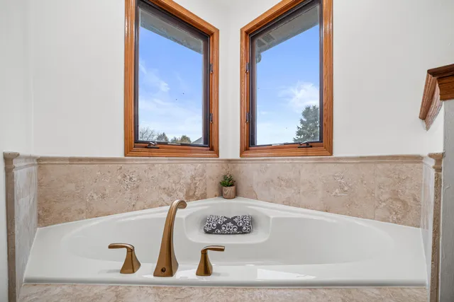 $560,000 | 3504 Canada Goose Crossing, Racine, WI 53403