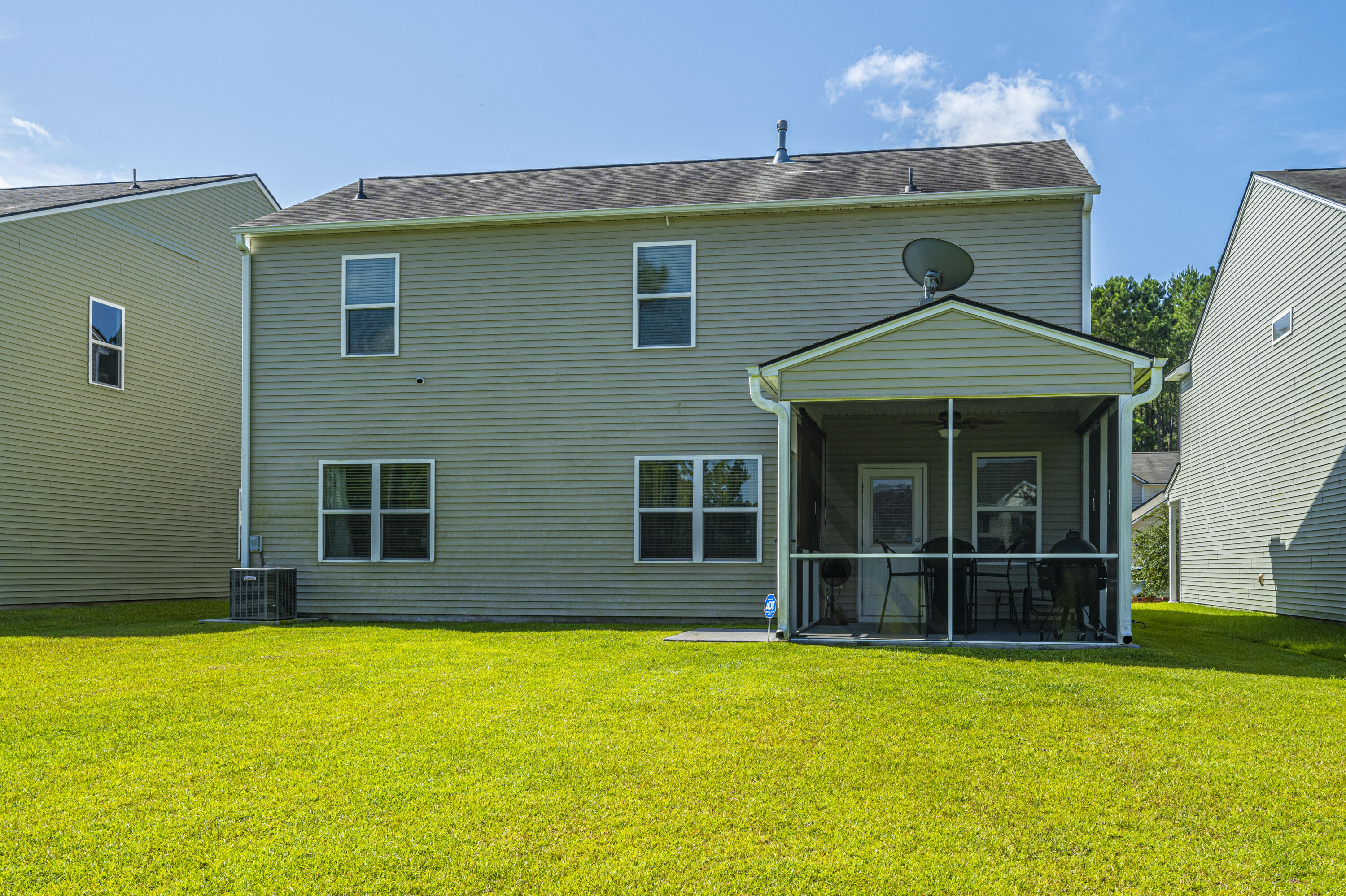 294 Decatur Drive Summerville, SC 29486 - Photo 3 of 20 B7E1A8B5-C144-4D07-AEFD-4FDCA8BE33E3