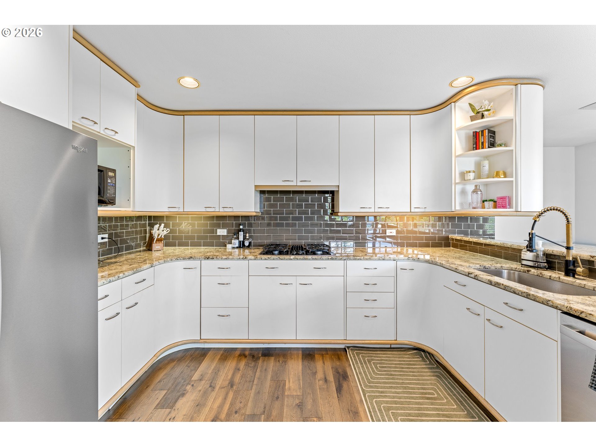 1089 Southwest Summit View Drive Portland, OR 97225 - Photo 13 of 44
