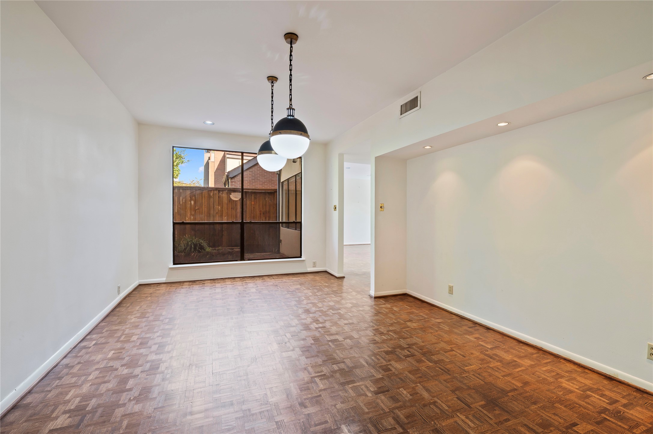 5300 Mercer Street, Unit 7 Houston, TX 77005 - Photo 10 of 41 Another picture window to the courtyard