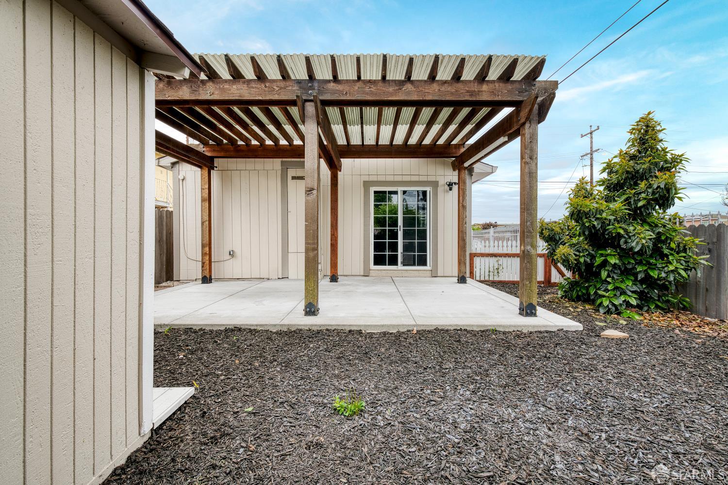 401 Silver Avenue Richmond, CA 94801 - Photo 2 of 29