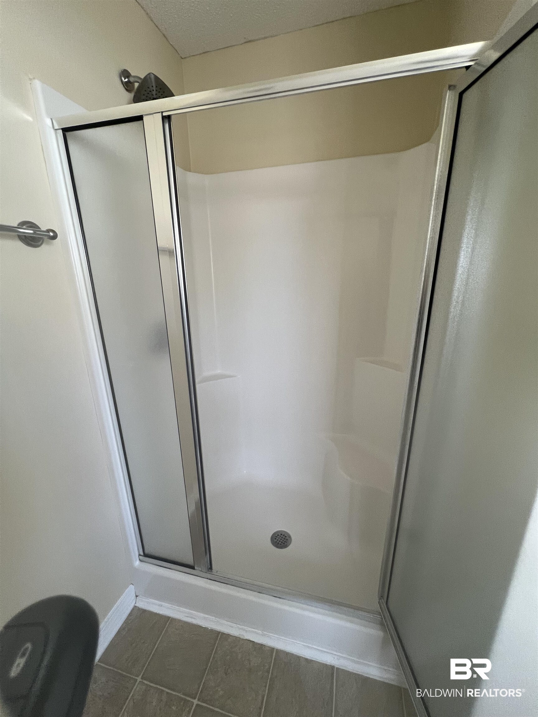 17793 Fancy Boulevard Foley, AL 36535 - Photo 18 of 34 Bathroom featuring an enclosed shower