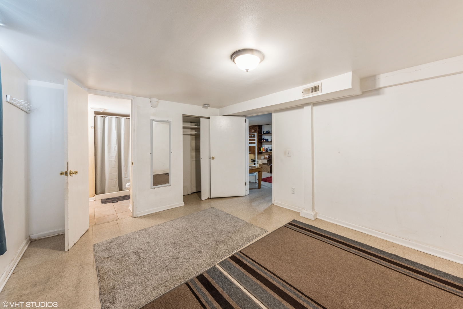 2241 Shawnee Road Waukegan, IL 60087 - Photo 9 of 11 Gallery Image 9
