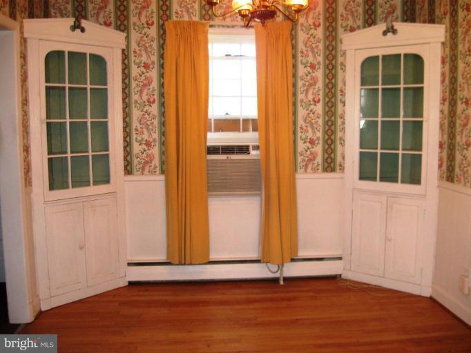 23 Cedarhill Road Randallstown, MD 21133 - Photo 3 of 10 Dining Room
