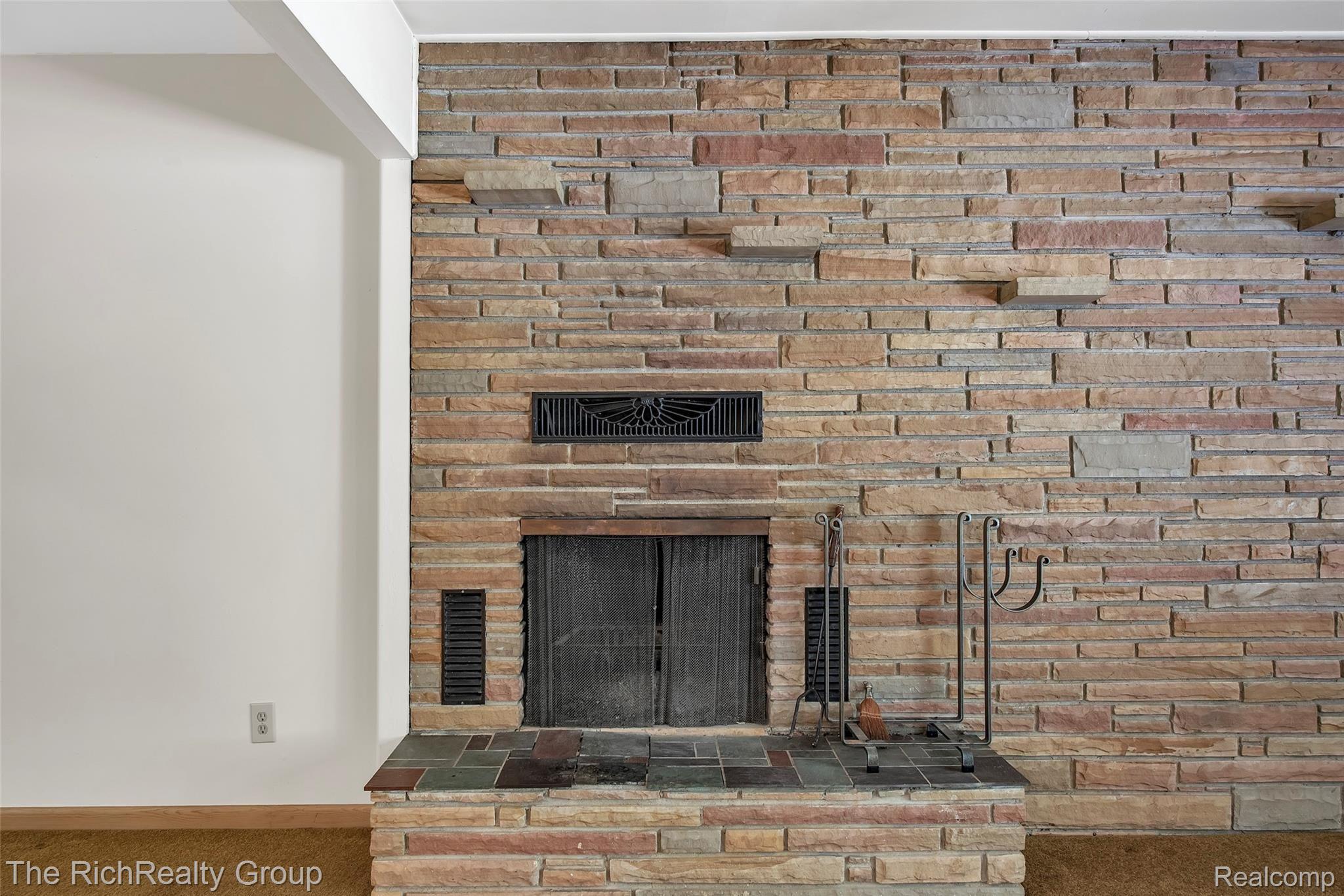 8822 River Valley Road Brighton, MI 48116 - Photo 19 of 44 8822-River-Valley-Rd-Brighton-MI-48116-windowstill-19.jpg