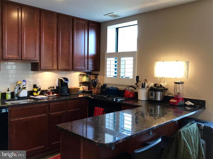 2627 Adams Mill Road Northwest, Unit 401 Washington, DC 20009 - Photo 5 of 20