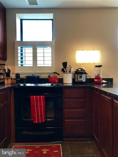 2627 Adams Mill Road Northwest, Unit 401 Washington, DC 20009 - Photo 7 of 20
