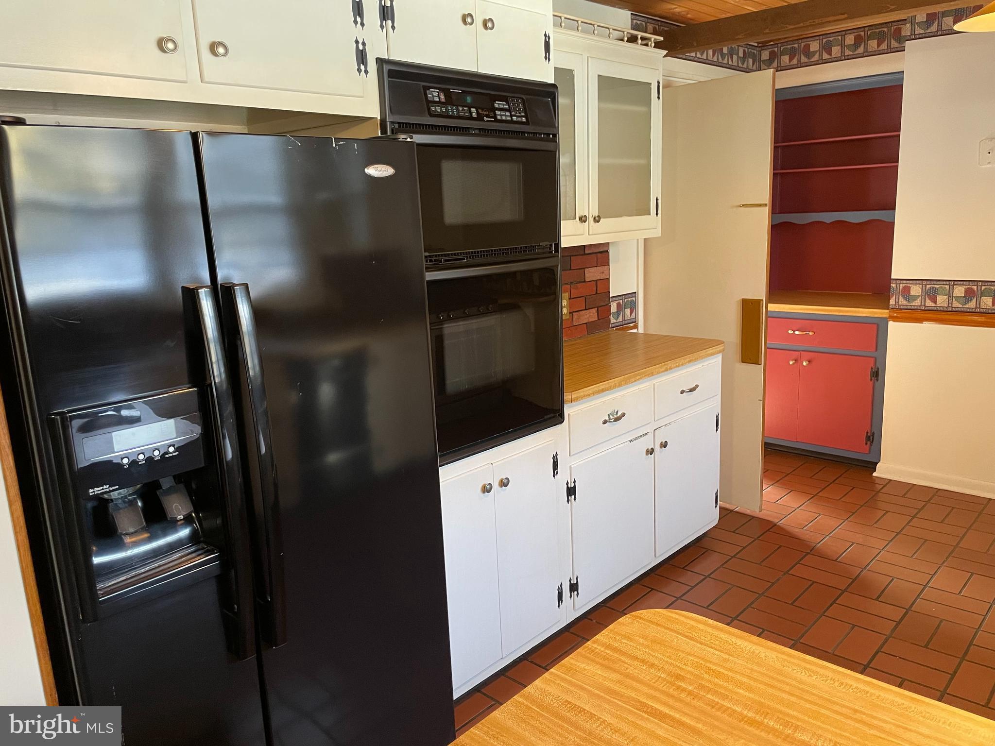 60 Ridge Road Gettysburg, PA 17325 - Photo 12 of 41 a kitchen with stainless steel appliances and refrigerator
