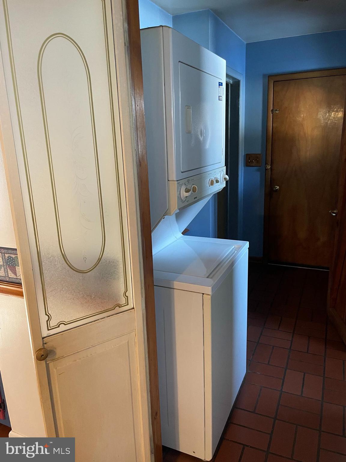 60 Ridge Road Gettysburg, PA 17325 - Photo 15 of 41 a bathroom with a shower and a mirror