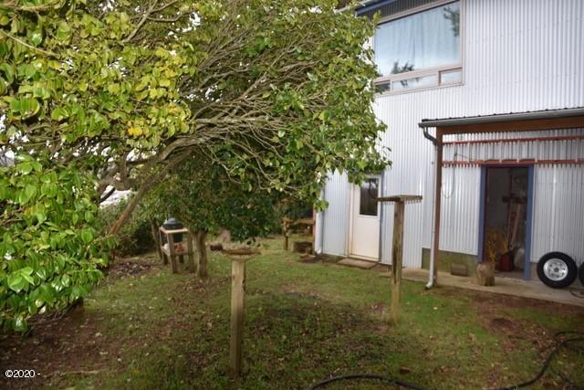 517 Southwest Hurbert Street Newport, OR 97365 - Photo 47 of 56 Back yard
