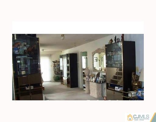 207 Nebula Road Piscataway, NJ 08854 - Photo 4 of 5