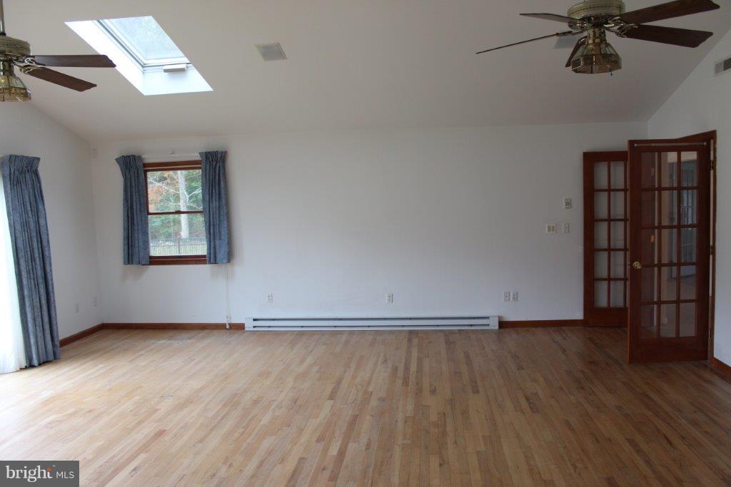 3139 Chancellor Point Road Trappe, MD 21673 - Photo 11 of 16 Family room