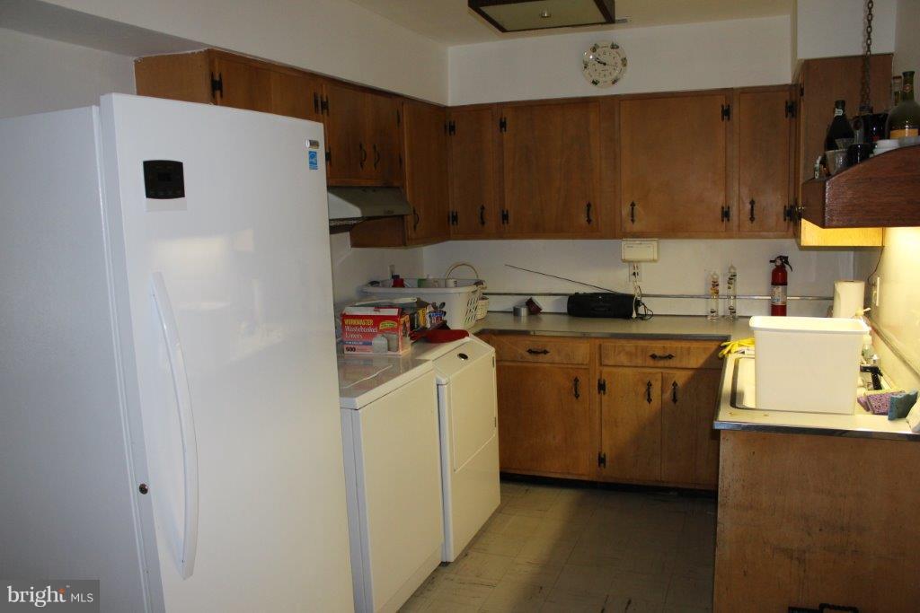 3139 Chancellor Point Road Trappe, MD 21673 - Photo 16 of 16 Laundry room