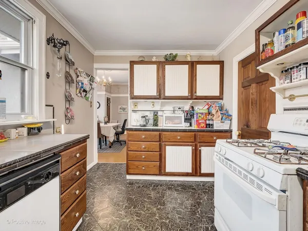 $749,000 | 24 North Kensington Avenue, La Grange, IL 60525