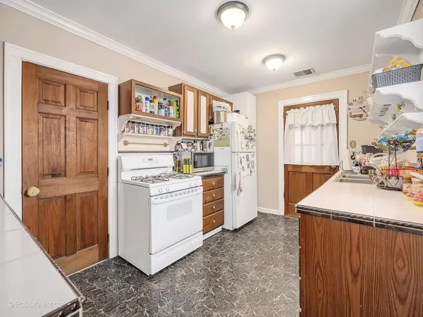 $749,000 | 24 North Kensington Avenue, La Grange, IL 60525