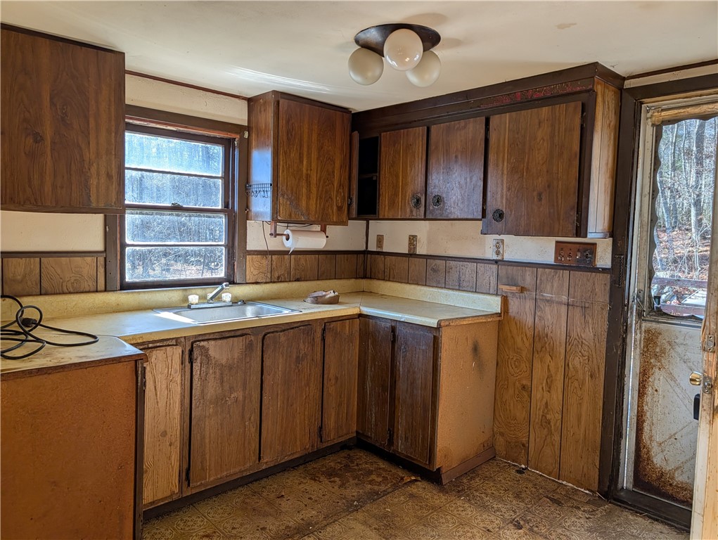 109 Saunders Brook Road Glocester, RI 02814 - Photo 3 of 9