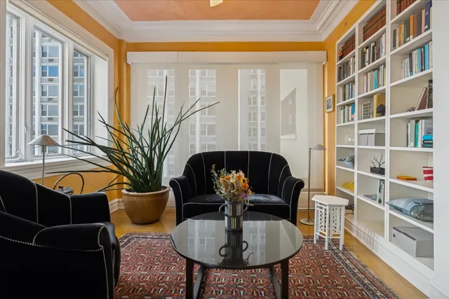 $985,000 | 707 West Jr Terrace, Unit 10, Chicago, IL 60613