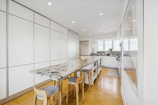 $985,000 | 707 West Jr Terrace, Unit 10, Chicago, IL 60613