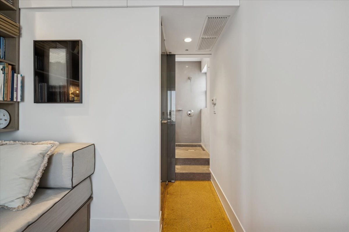 707 West Jr Terrace, Unit 10 Chicago, IL 60613 - Photo 37 of 42