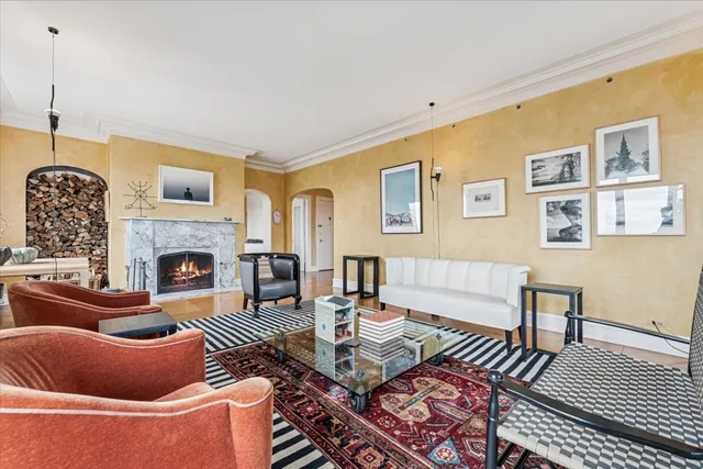 $985,000 | 707 West Jr Terrace, Unit 10, Chicago, IL 60613