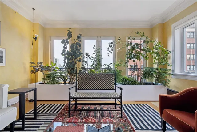 $985,000 | 707 West Jr Terrace, Unit 10, Chicago, IL 60613