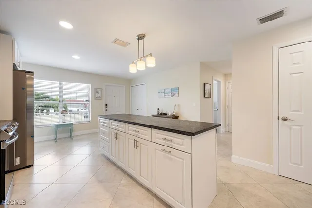 $290,000 | 843 Southeast 46th Lane, Unit 6, Cape Coral, FL 33904