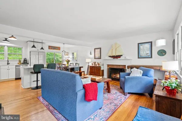 $5,350 | 809 East Timber Branch Parkway, Alexandria, VA 22302
