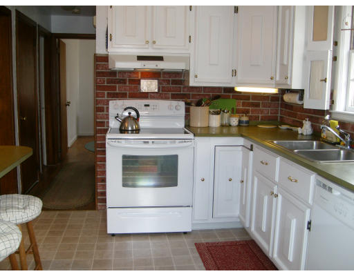 48 Meadow Road Northborough, MA 01532 - Photo 4 of 9 Gallery Image 4
