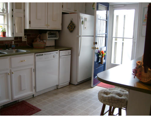 48 Meadow Road Northborough, MA 01532 - Photo 5 of 9 Gallery Image 5