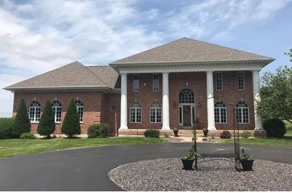 $557,000 | 675 East County Road 1180, Sutter, IL 62379