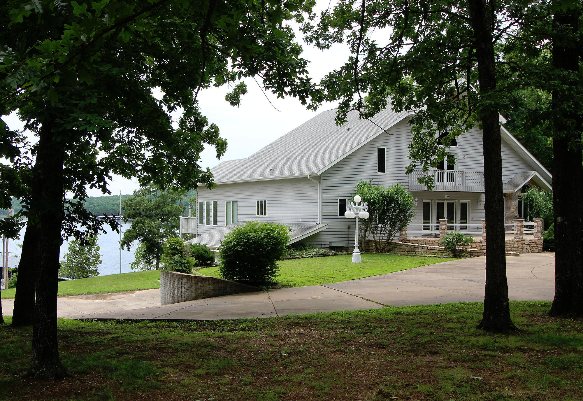 3114 Pioneer Point Road Galena, MO 65656 - Photo 1 of 1 Front Angle