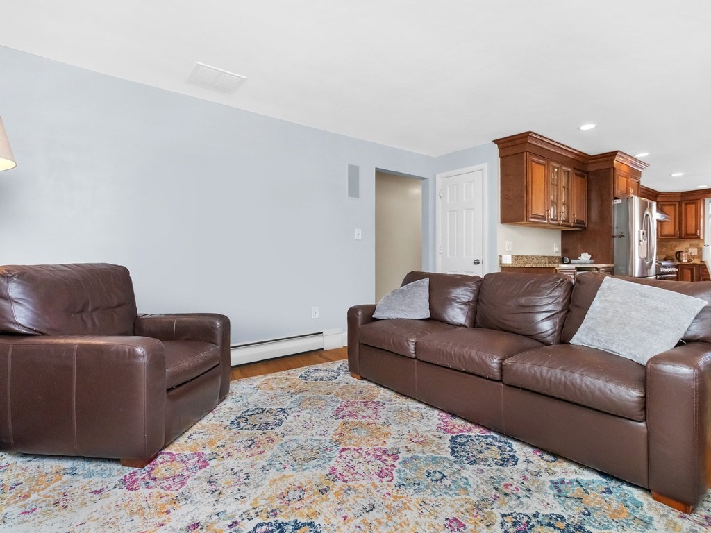 42 Virginia Road Waltham, MA 02453 - Photo 7 of 34