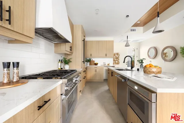 $1,449,000 | 1011 North Ogden Drive, Unit 105, West Hollywood, CA 90046