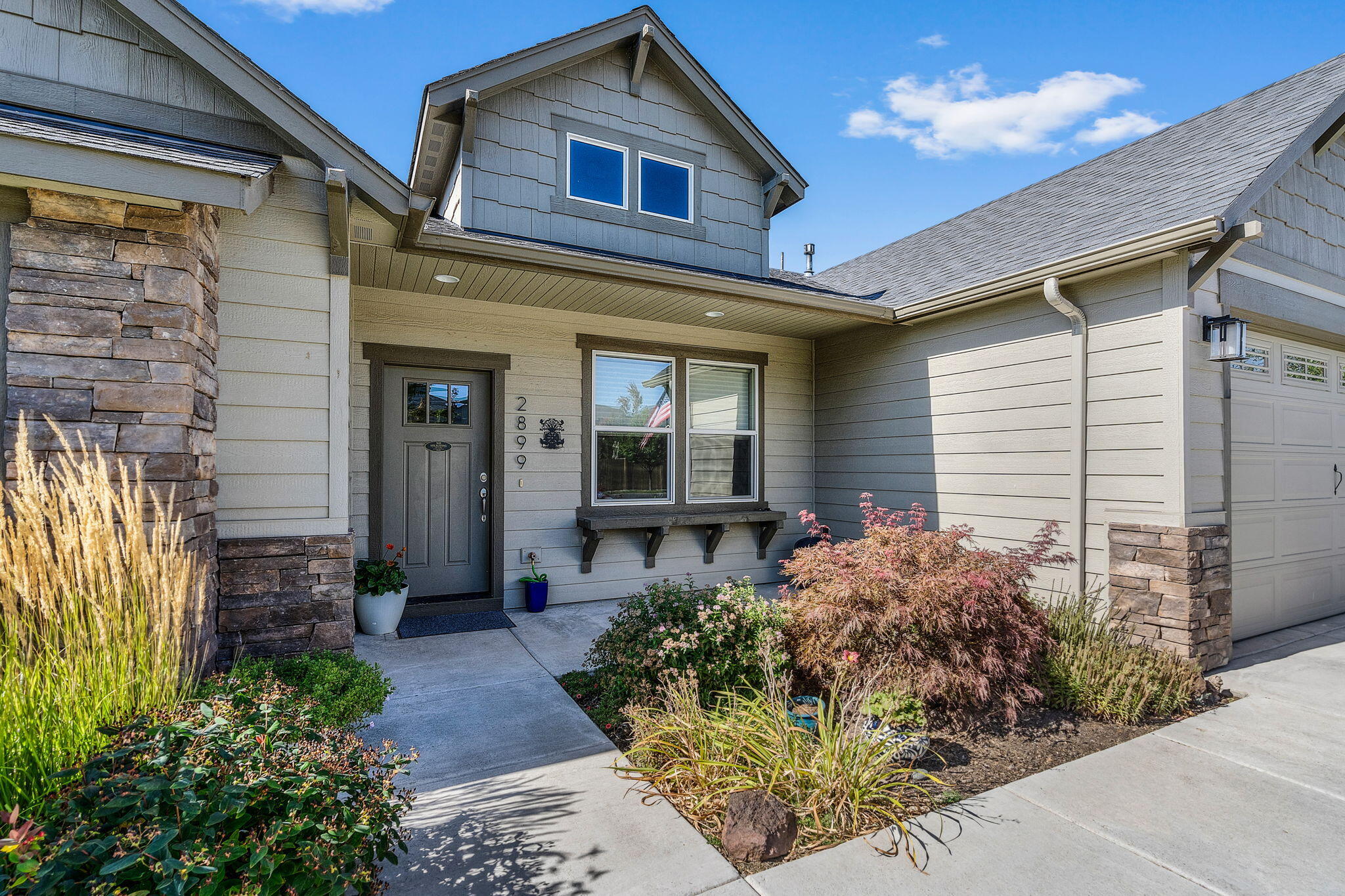 2899 Southwest 47th Street Redmond, OR 97756 - Photo 2 of 40 2024_10_1_289_sw_47th_st_rdm-7
