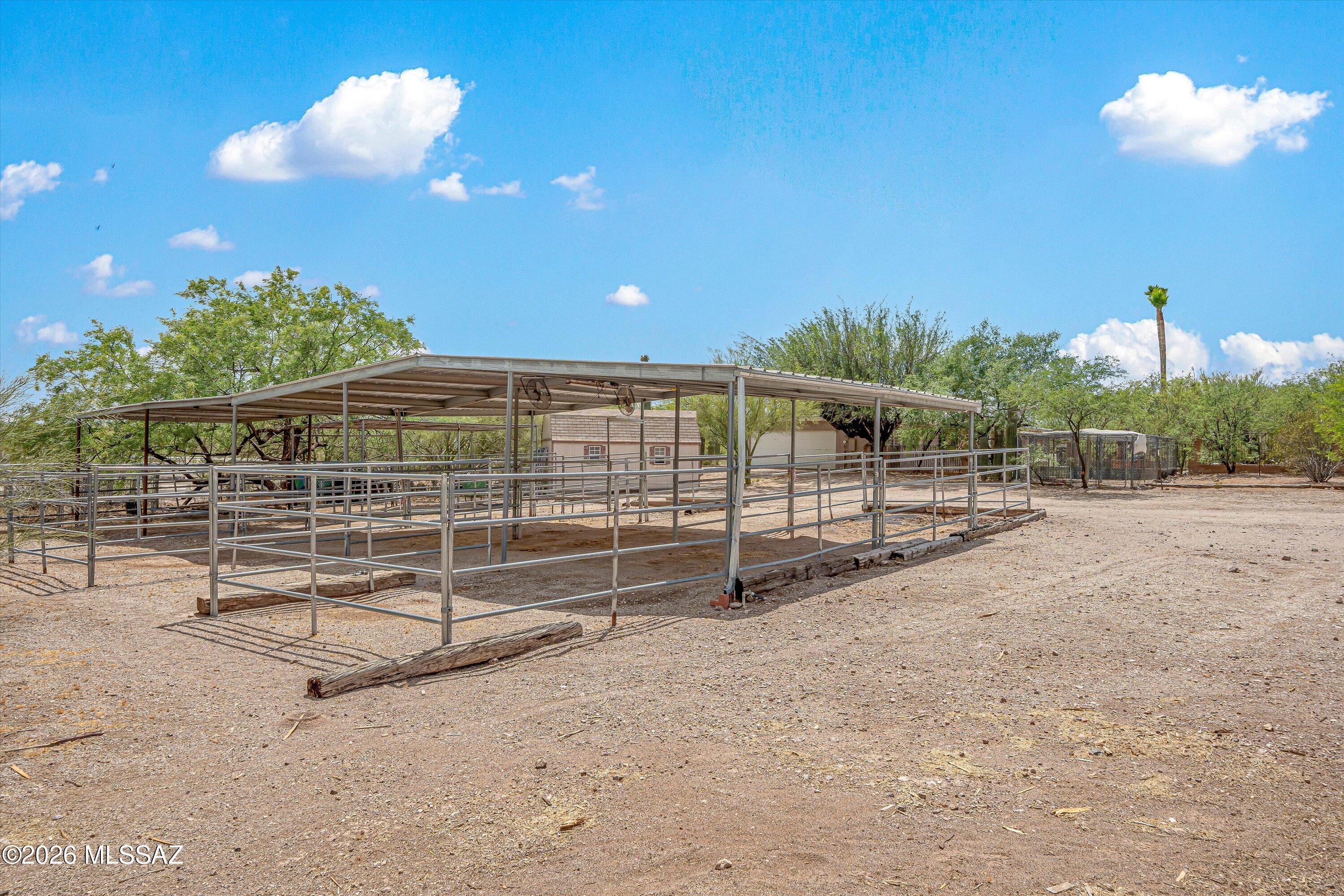 10961 East Roger Road Tucson, AZ 85749 - Photo 16 of 45 1st turnout