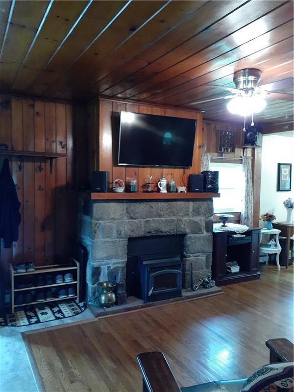 802 South Pike Road Sarver, PA 16055 - Photo 7 of 22 Family room