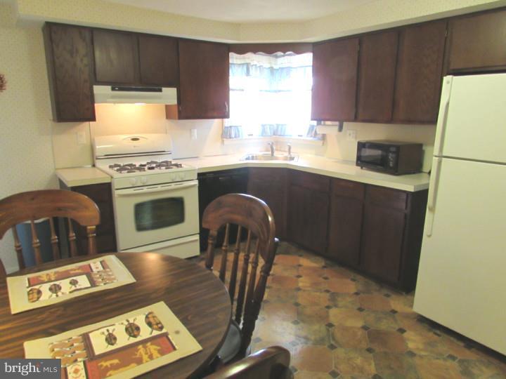 206 Paine Street Riverside, NJ 08075 - Photo 7 of 22 Kitchen