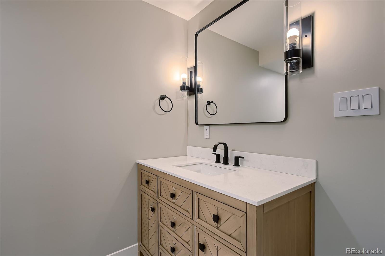7635 South Cook Way Centennial, CO 80122 - Photo 2 of 33