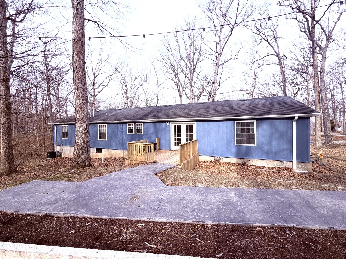2235 Chesapeake Lane Centralia, IL 62801 - Photo 16 of 22 a front view of a house with garden