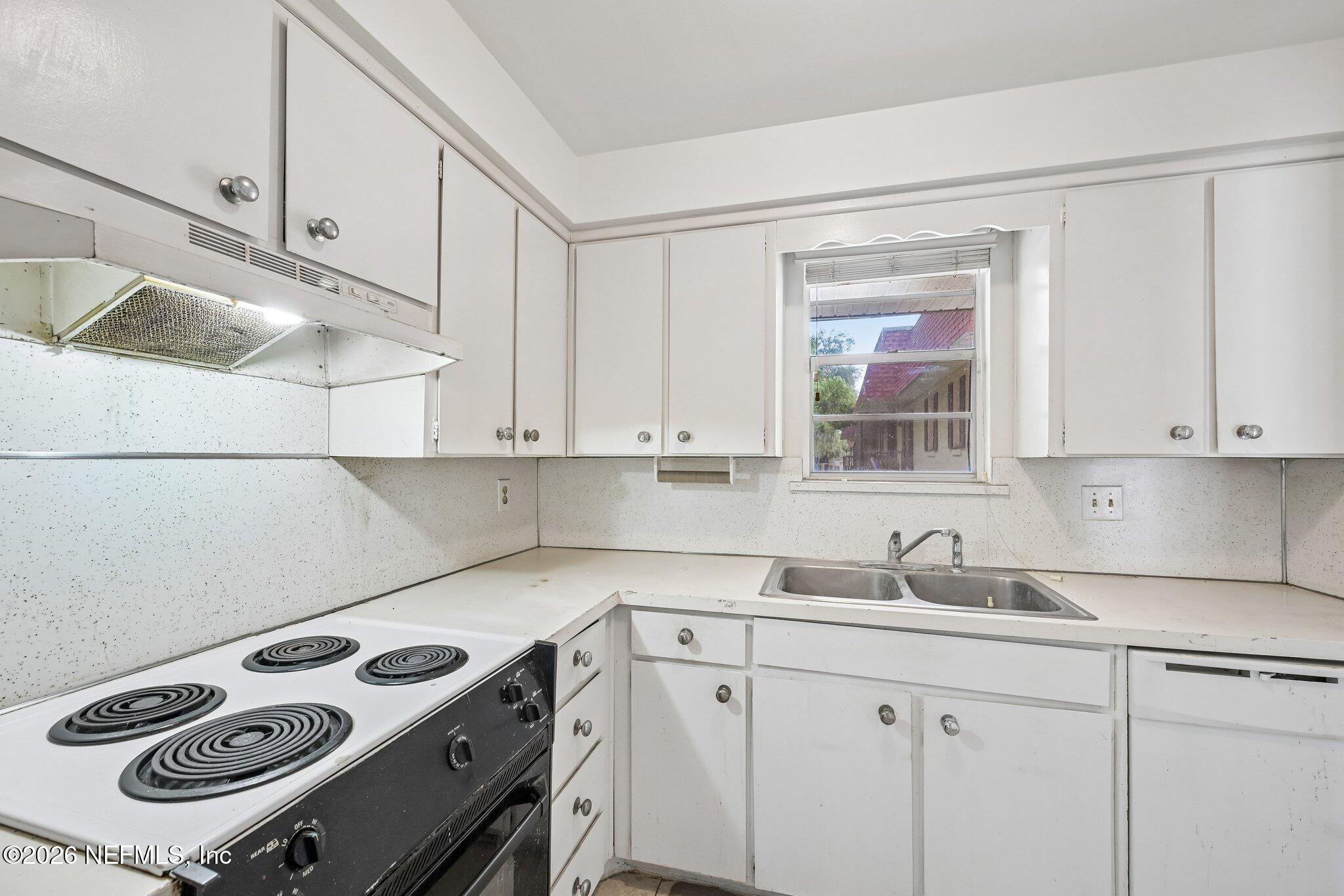 1631 El Prado Road, Unit 4 Jacksonville, FL 32216 - Photo 13 of 20 13-web-or-mls-El Prado Rd 4-S1709-013
