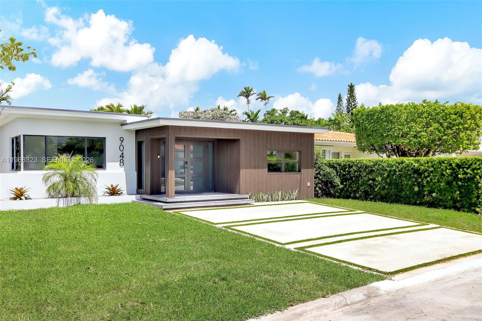 9048 Dickens Avenue Surfside, FL 33154 - Photo 19 of 34