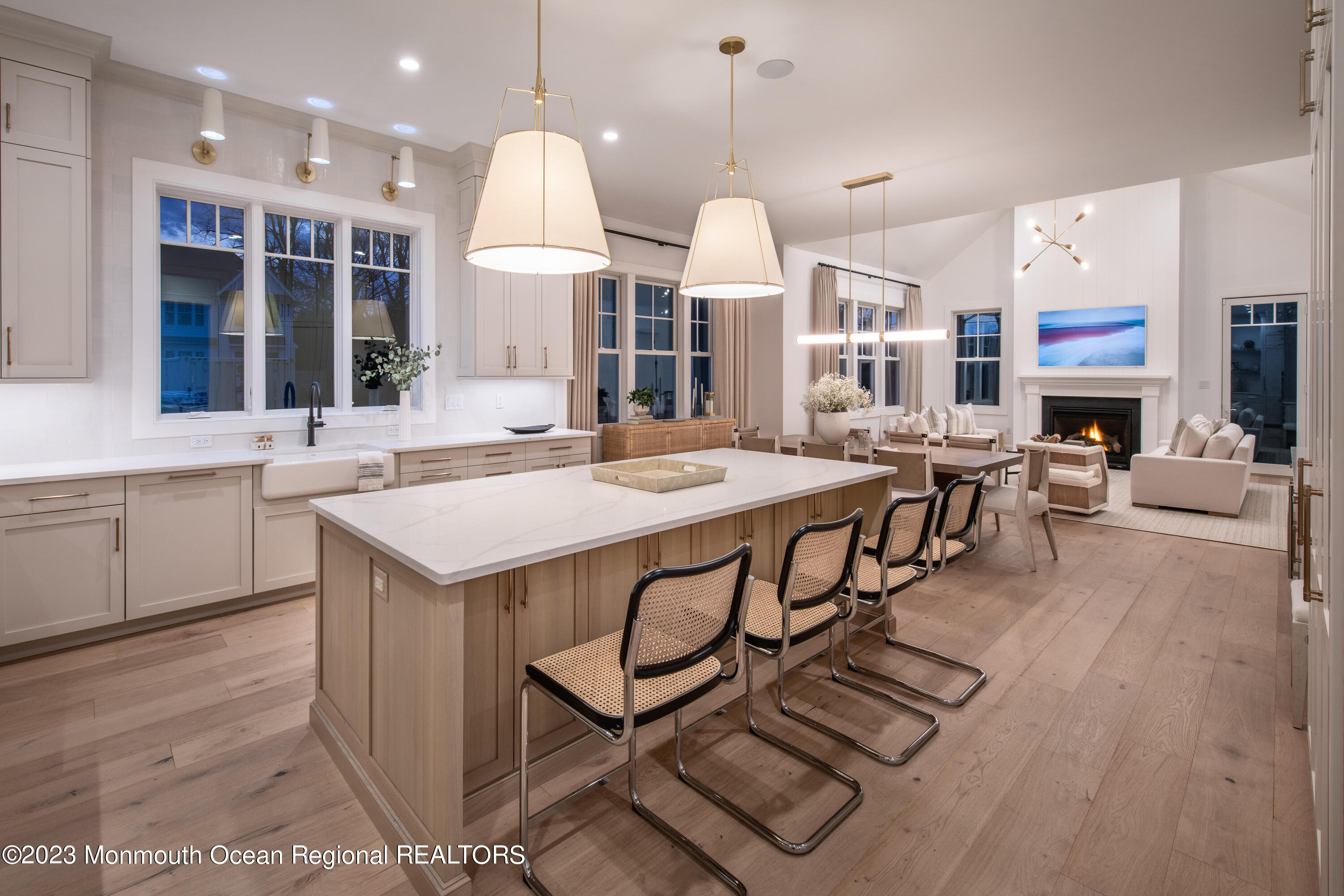 7 Bingham Avenue Rumson, NJ 07760 - Photo 4 of 14 a large kitchen with a table and chairs