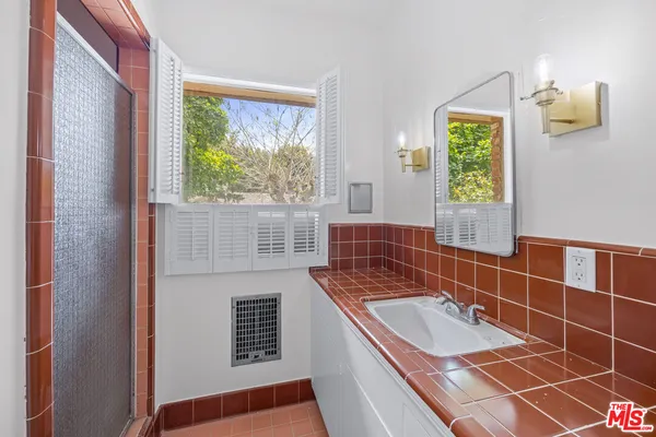 $7,299 | 11623 Canton Place, Studio City, CA 91604