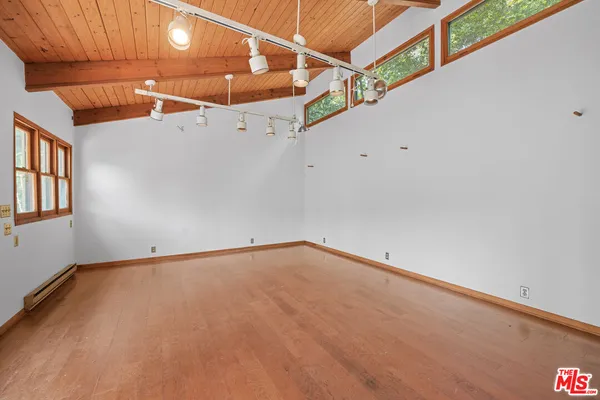 $7,299 | 11623 Canton Place, Studio City, CA 91604