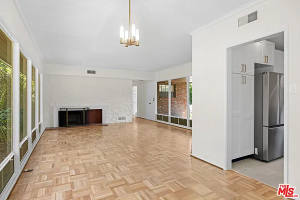 $7,299 | 11623 Canton Place, Studio City, CA 91604