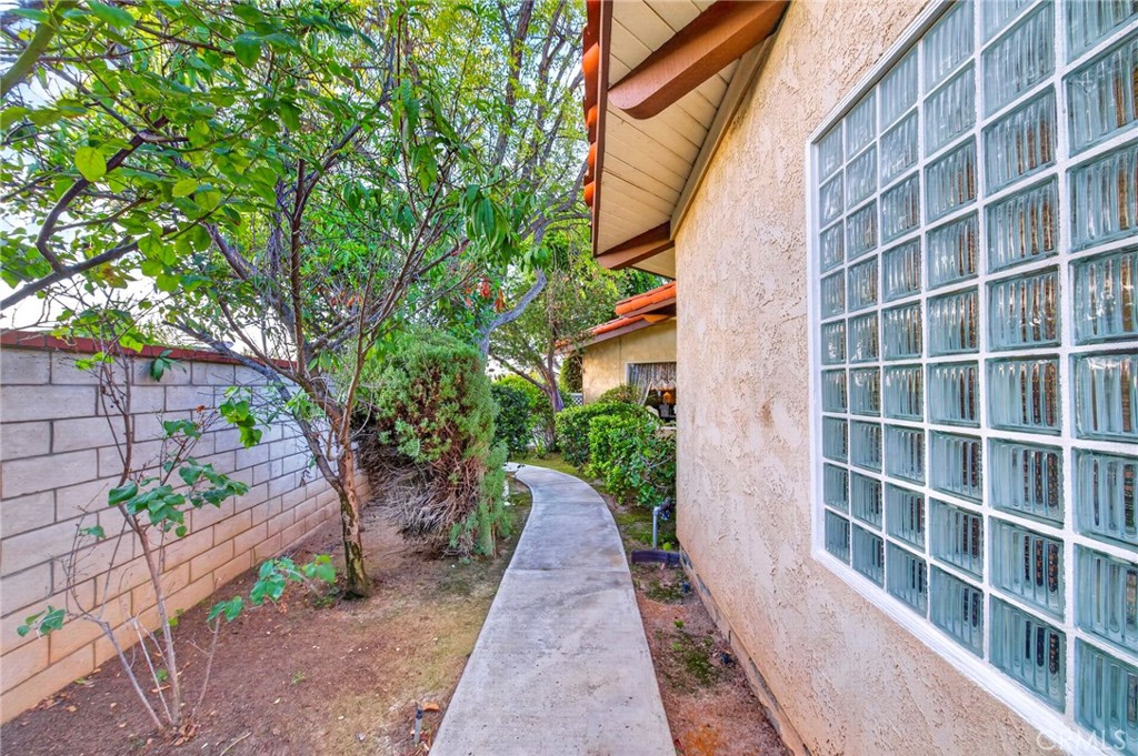 1100 Vía Vallarta Riverside, CA 92506 - Photo 48 of 56 Gallery Image 48