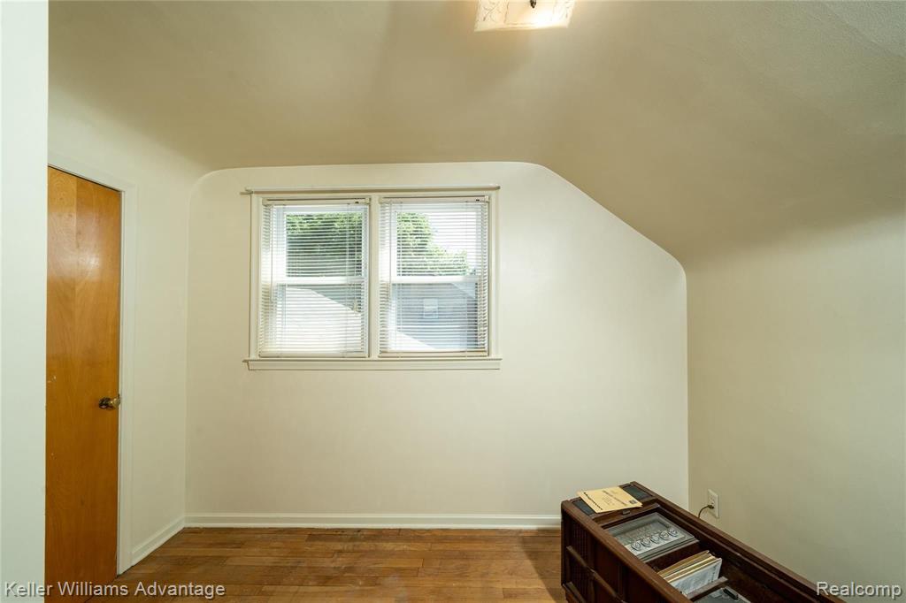 8407 Stephens Center Line, MI 48015 - Photo 14 of 40